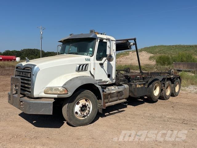 Mack GU813 Bramowce