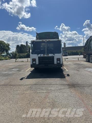 Mack LE613 Śmieciarki