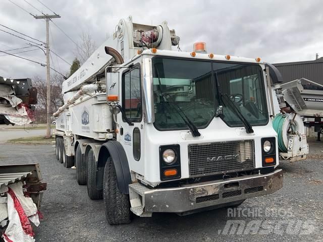 Mack MR688S Samojezdne pompy do betonu