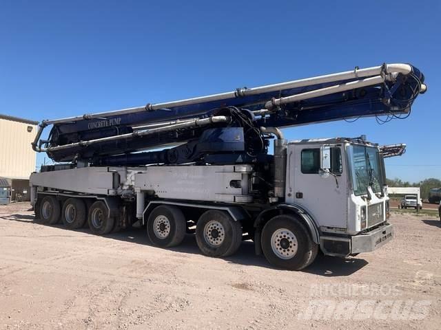 Mack MR688S Samojezdne pompy do betonu