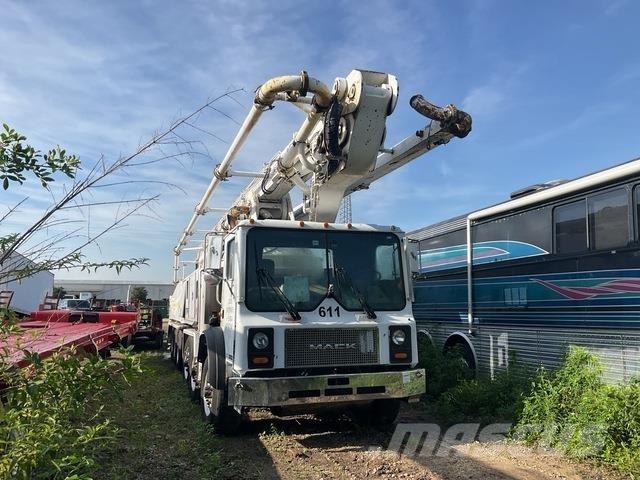 Mack MR688S Samojezdne pompy do betonu