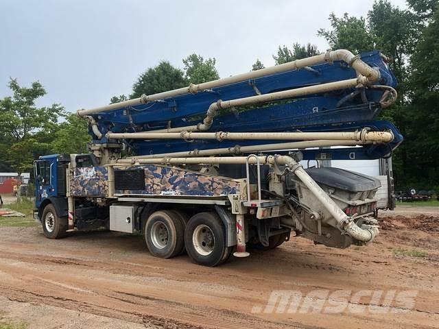 Mack MRU613 Samojezdne pompy do betonu