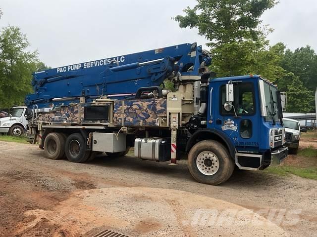 Mack MRU613 Samojezdne pompy do betonu