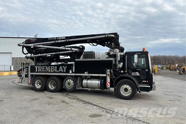 Mack MRU613 Samojezdne pompy do betonu