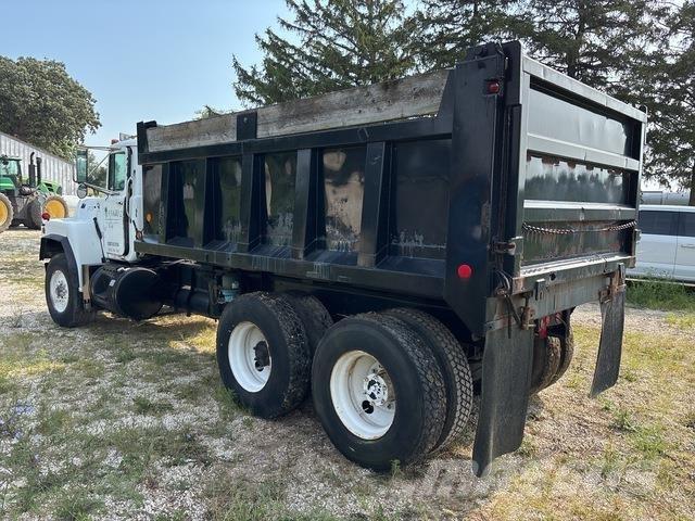 Mack RB690S Wywrotki