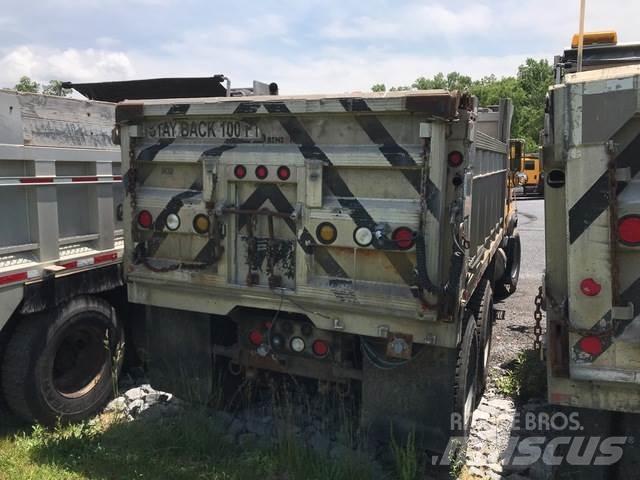 Mack RD600 Lemiesze i pługi śnieżne