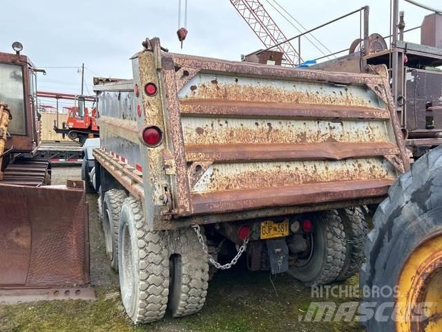 Mack RD688S Wywrotki