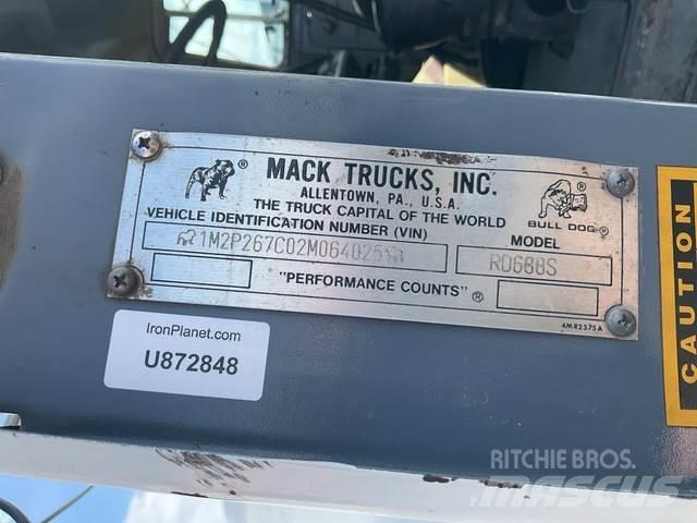 Mack RD688S Bramowce