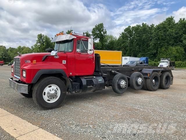 Mack RD688S Bramowce