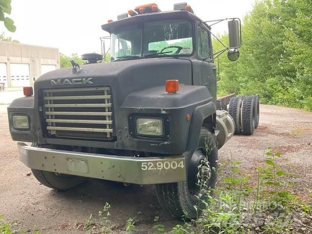 Mack RD688S Kabiny i wnętrze