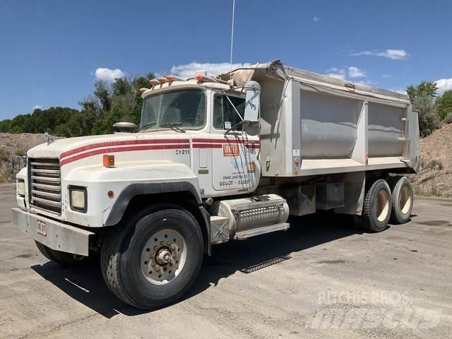 Mack RD688S Wywrotki