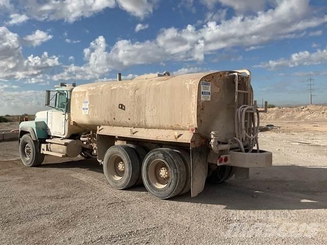 Mack RD690S Polewaczki