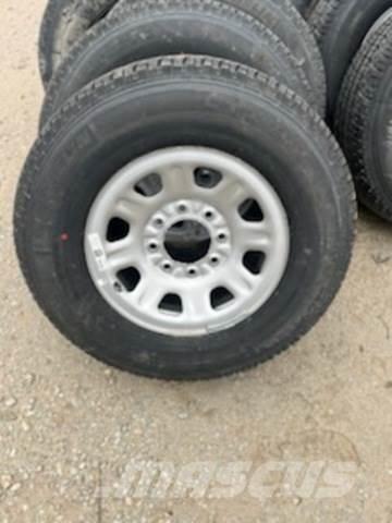 Michelin LTX Opony, koła i felgi