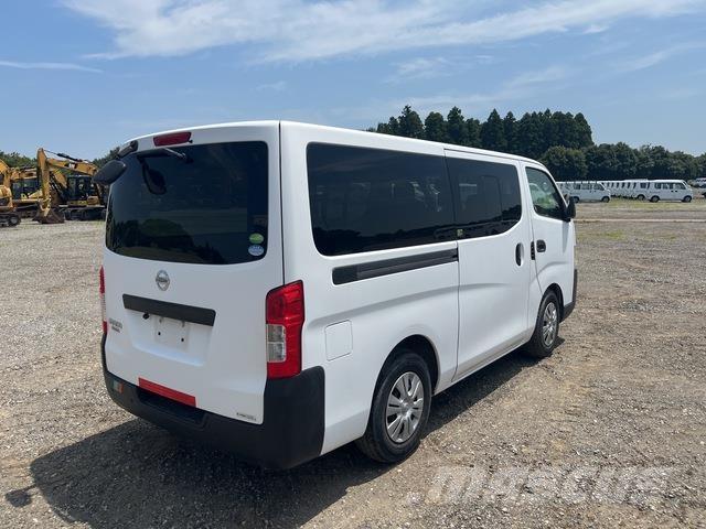 Nissan Caravan Maszyny budowlane - Inne