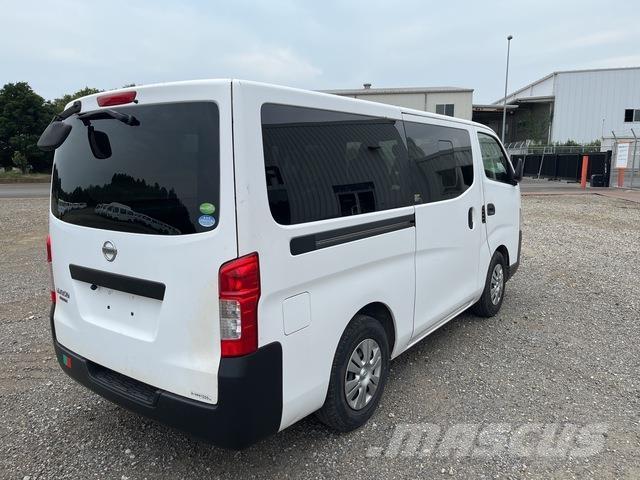 Nissan Caravan Maszyny budowlane - Inne