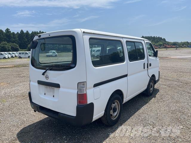 Nissan Caravan Maszyny budowlane - Inne