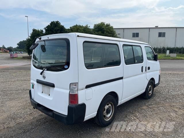 Nissan Caravan Maszyny budowlane - Inne