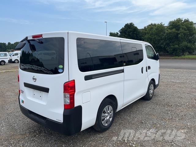 Nissan Caravan Maszyny budowlane - Inne