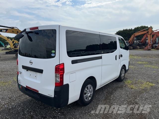 Nissan Caravan Maszyny budowlane - Inne