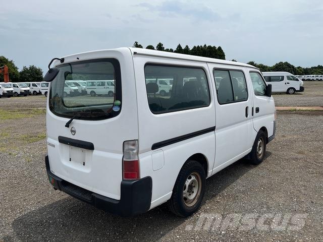 Nissan Caravan Maszyny budowlane - Inne