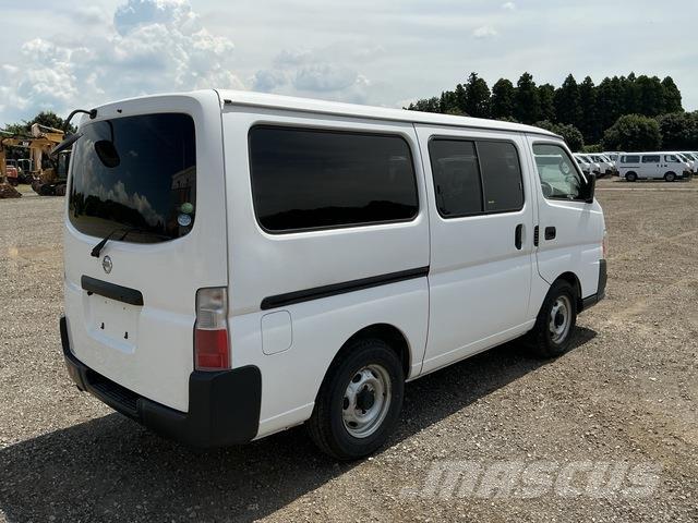 Nissan Caravan Maszyny budowlane - Inne