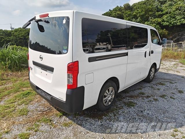 Nissan CARAVAN Minibusy