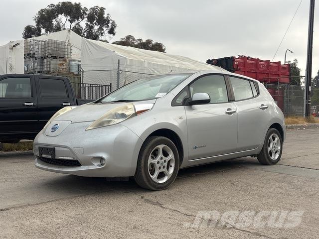 Nissan Leaf Samochody osobowe
