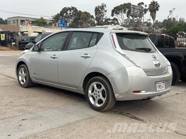 Nissan Leaf Samochody osobowe