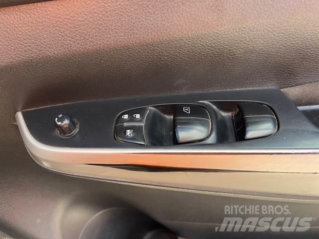 Nissan Navara Pick-upy / Pojazdy z otwieranymi burtami
