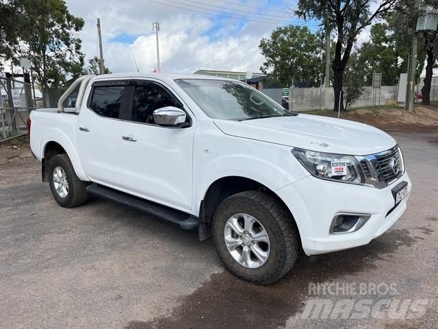 Nissan Navara Pick-upy / Pojazdy z otwieranymi burtami