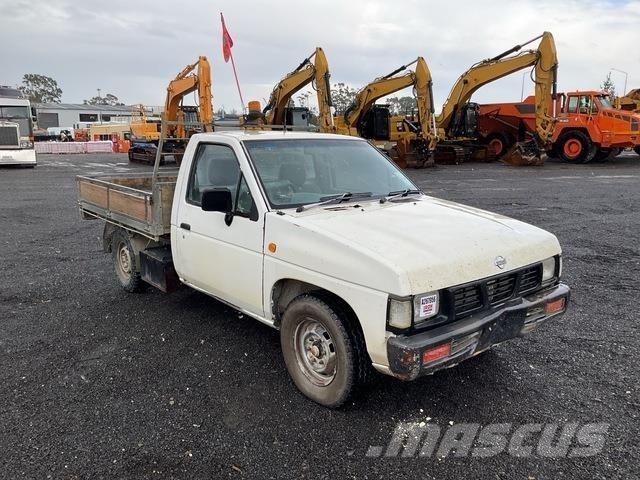 Nissan Navara Pick-upy / Pojazdy z otwieranymi burtami