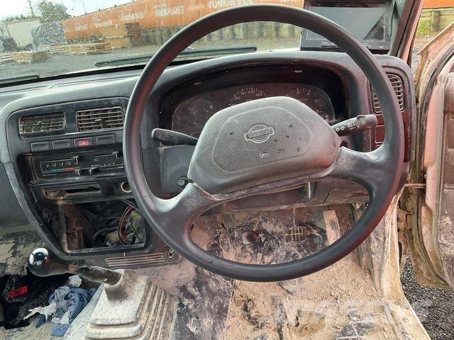Nissan Navara Pick-upy / Pojazdy z otwieranymi burtami