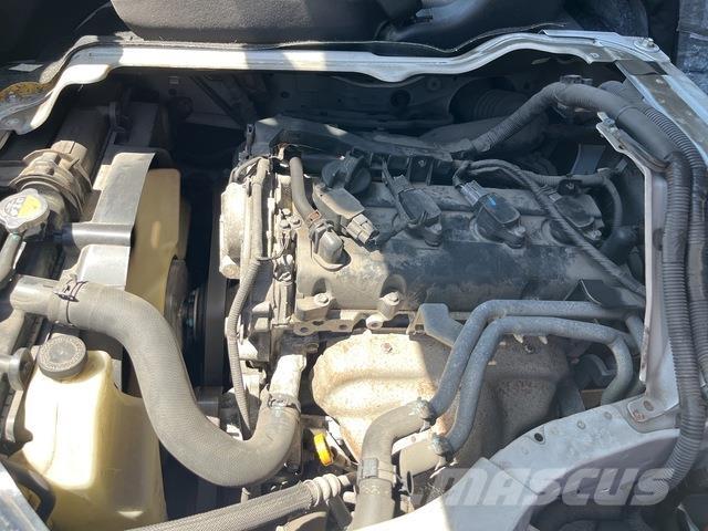 Nissan NV350 Maszyny budowlane - Inne