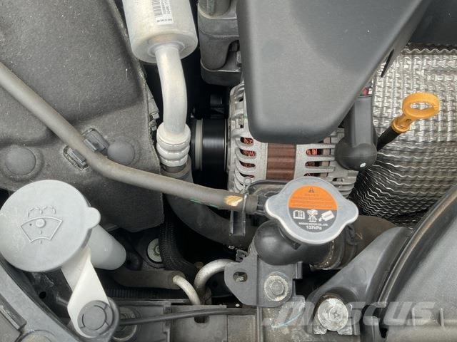 Nissan TEANA Samochody osobowe