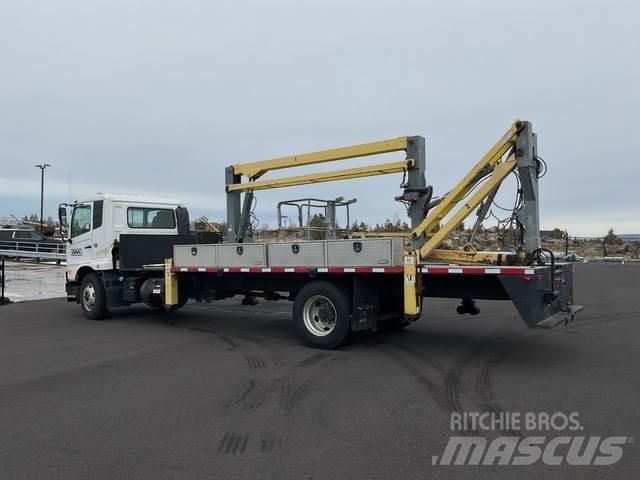 Nissan UD3300 Maszyny budowlane - Inne