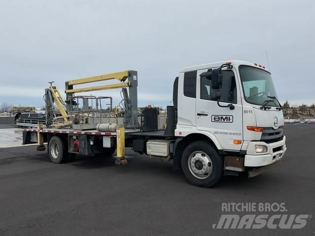 Nissan UD3300 Maszyny budowlane - Inne