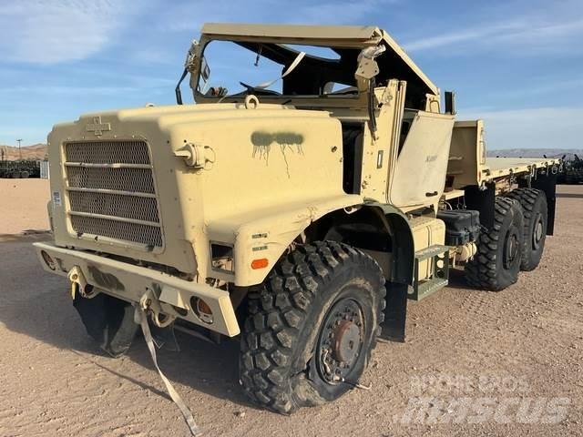 Oshkosh  Samochody ciężarowe ze skrzynią zamkniętą