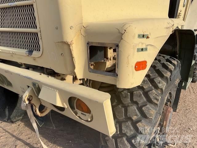 Oshkosh  Samochody ciężarowe ze skrzynią zamkniętą