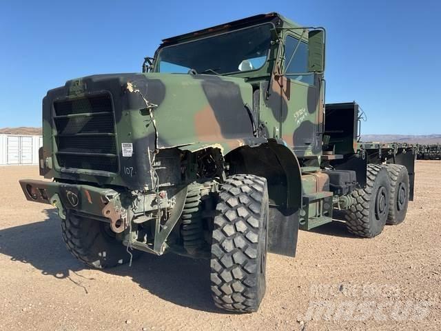 Oshkosh  Samochody ciężarowe ze skrzynią zamkniętą