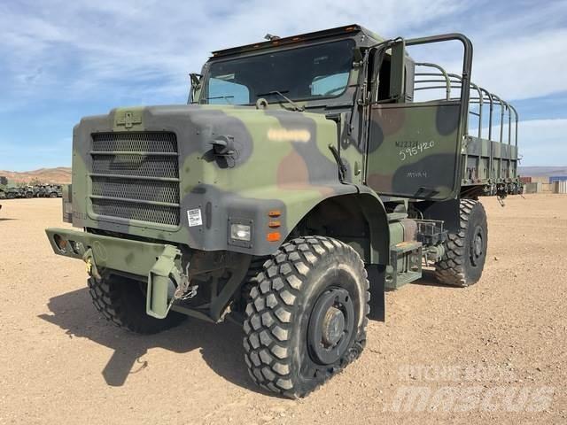 Oshkosh  Samochody ciężarowe ze skrzynią zamkniętą