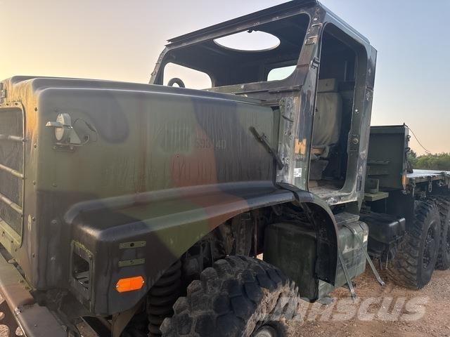 Oshkosh  Samochody ciężarowe ze skrzynią zamkniętą