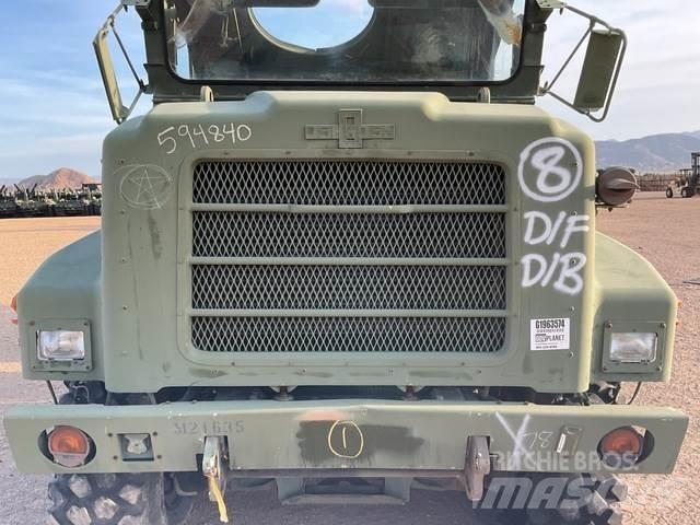 Oshkosh MK25 Samochody ciężarowe ze skrzynią zamkniętą