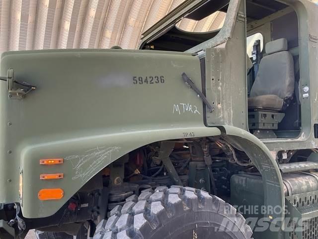 Oshkosh MTVR Samochody ciężarowe ze skrzynią zamkniętą