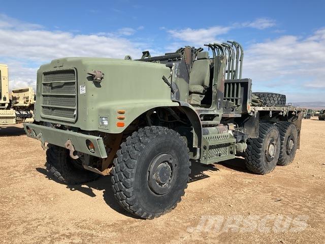 Oshkosh MTVR Samochody ciężarowe ze skrzynią zamkniętą