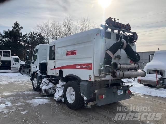 Peterbilt 220 Zamiatarki