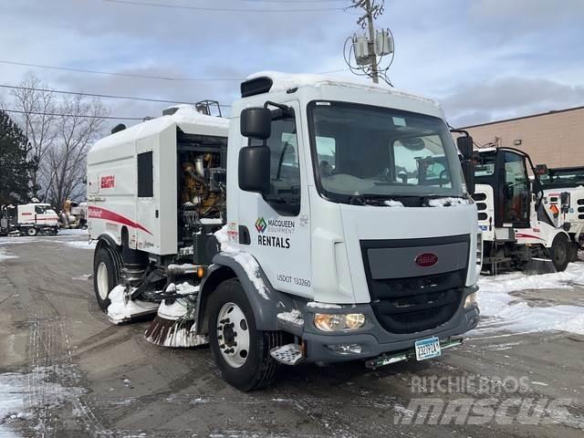 Peterbilt 220 Zamiatarki