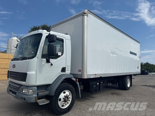 Peterbilt 220 Samochody ciężarowe ze skrzynią zamkniętą