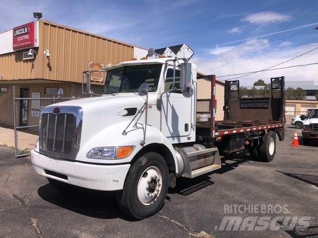 Peterbilt 335 Ciężarówki typu Platforma / Skrzynia