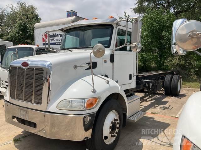 Peterbilt 337 Inne