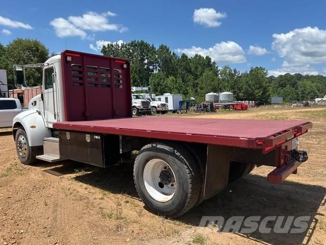 Peterbilt 337 Ciężarówki typu Platforma / Skrzynia